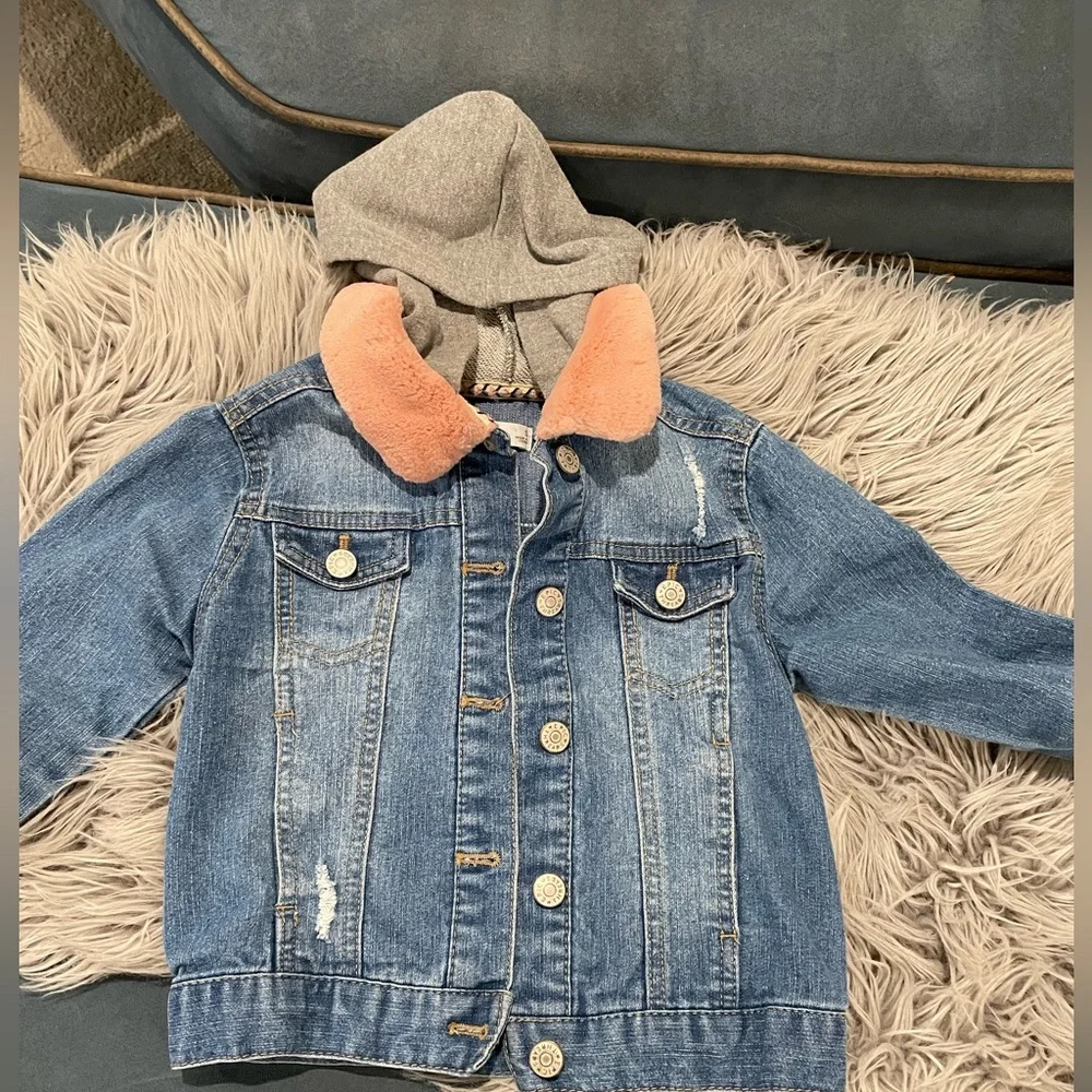 Denim jacket featuring pink faux fur collar and hood - Picture 1 of 4